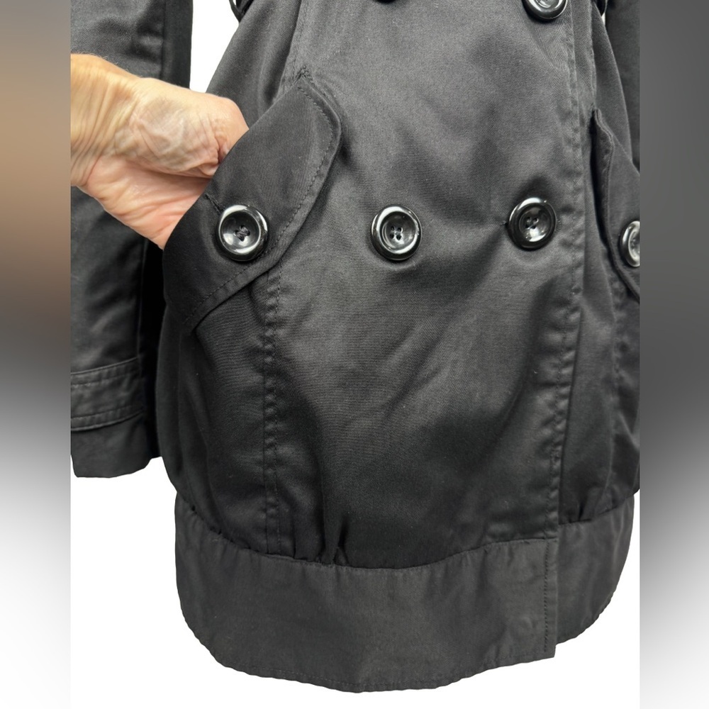 Divided By H&M Women’s Black Short Trench Coat Pockets Belted Lightweight Size 2 - Picture 5 of 13